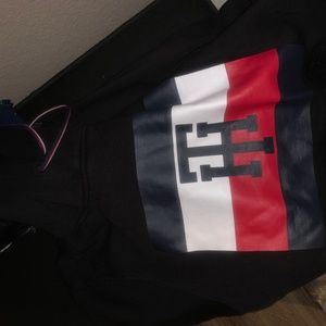 Tommy Hilfiger sweater